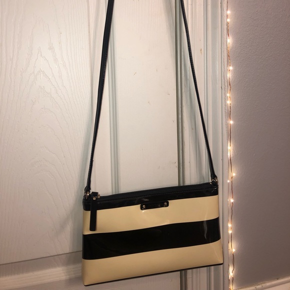 Kate Spade Penn Valley Amy Crossbody - Picture 5 of 5